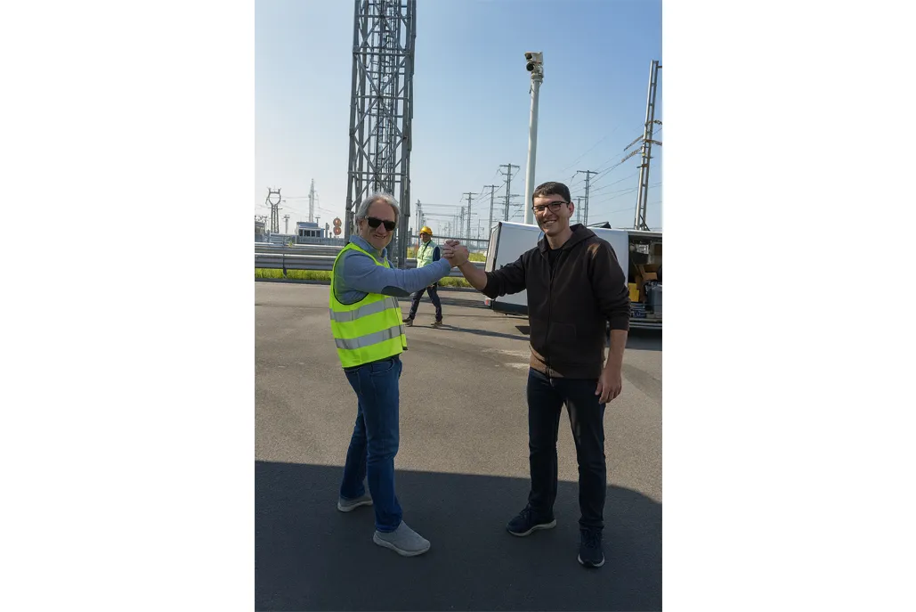 โครงการโทรคมนาคมทาวเวอร์อิตาลี-การยอมรับที่ประสบความสำเร็จ